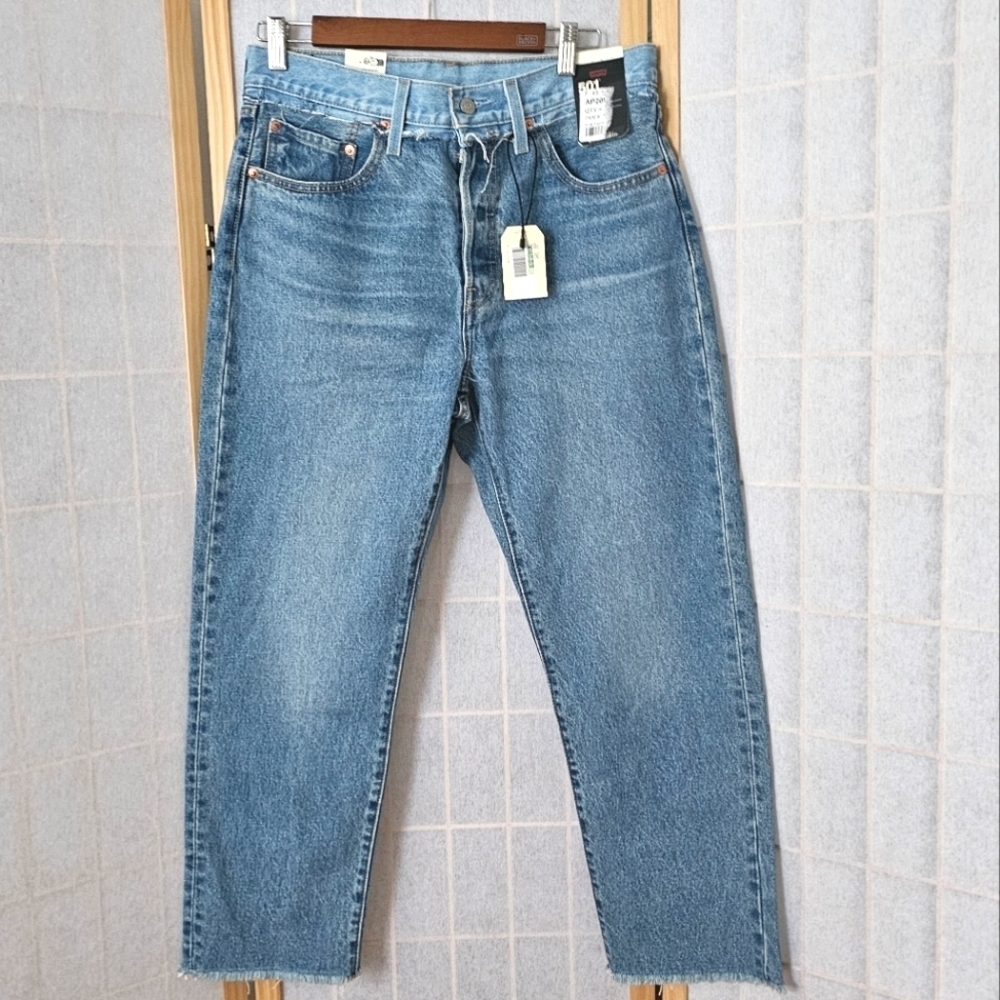 501 Crop Split Craft Straight Jeans - Picture 2 of 9